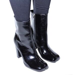 Size 7 tabi Margiela- inspired patent leather Black Women's Boots NEW in BOX